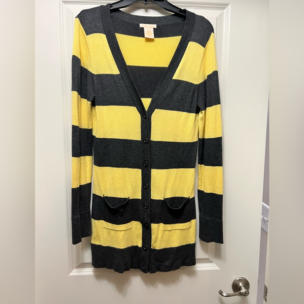 Nordstrom Rack- Yellow & Gray Cardigan in size Medium.